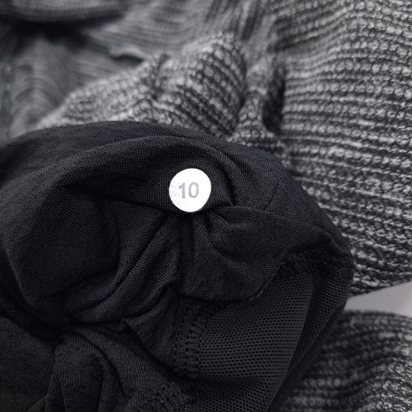 Lululemon Think Fast Women’s Pullover Heathered Black White Coco Pique - Size 10 - Picture 15 of 16